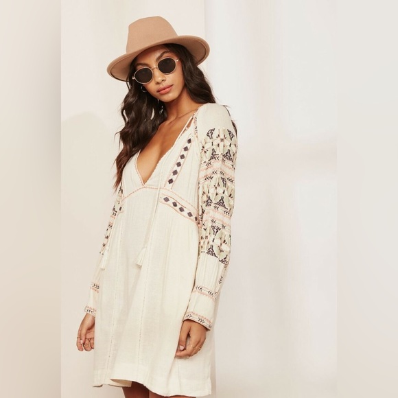 Free People Dresses & Skirts - Free People Boho Embroidered Dress Size Small